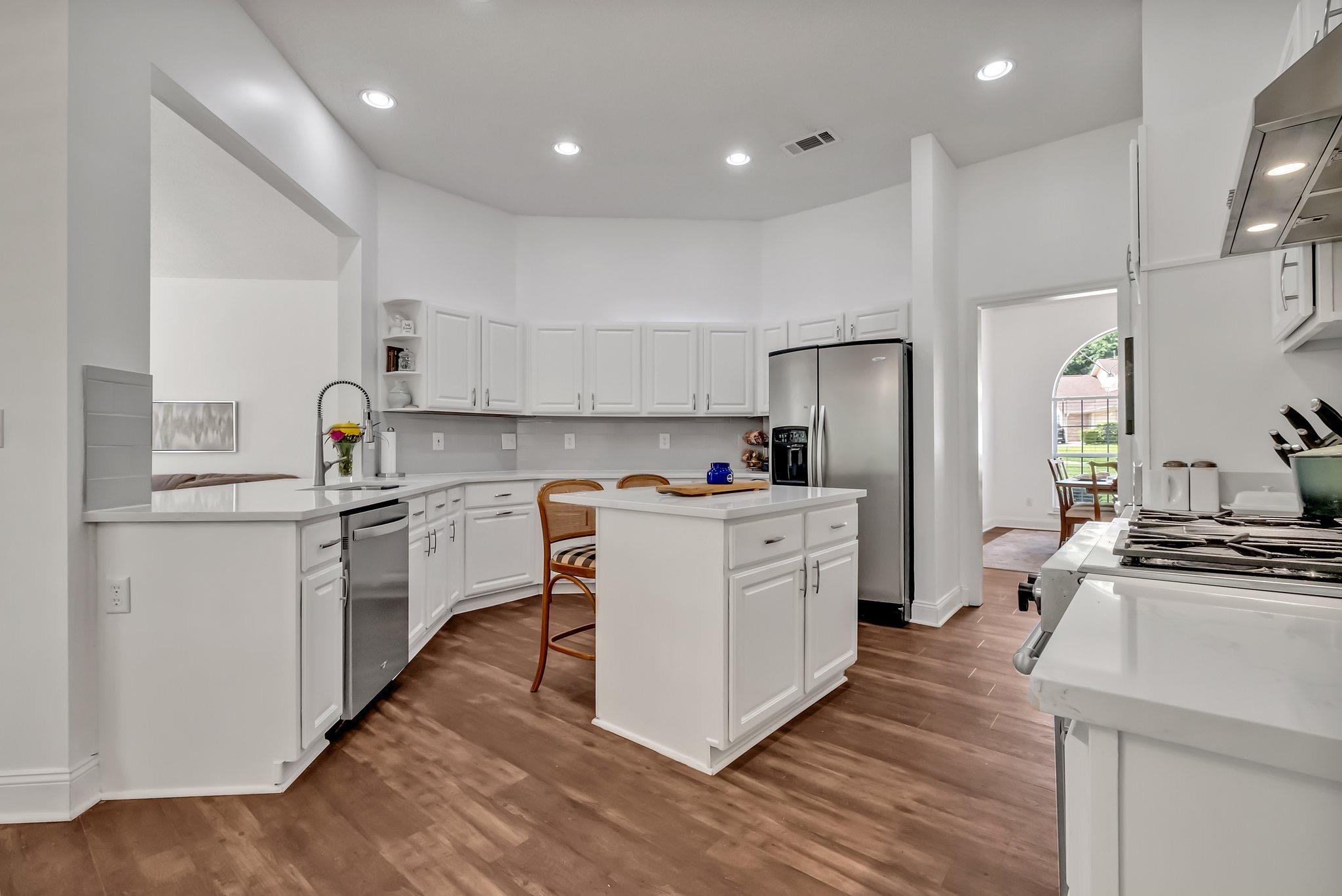 3483 Colonnade Drive