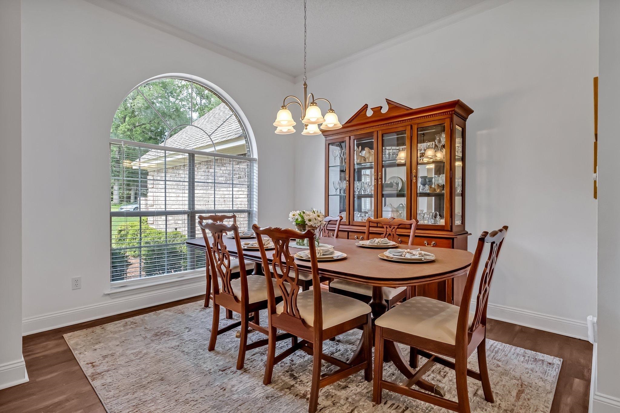 3483 Colonnade Drive
