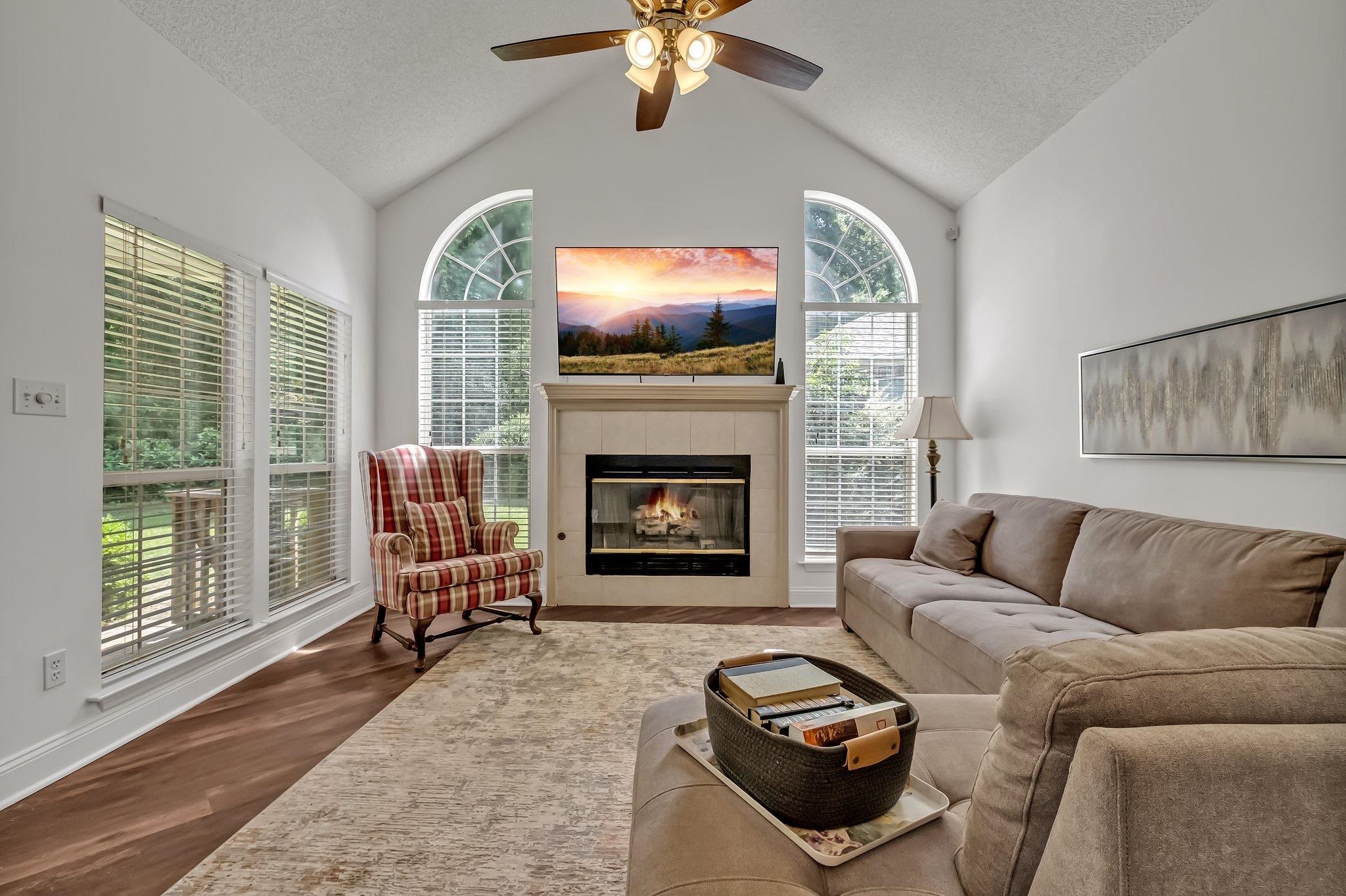 3483 Colonnade Drive