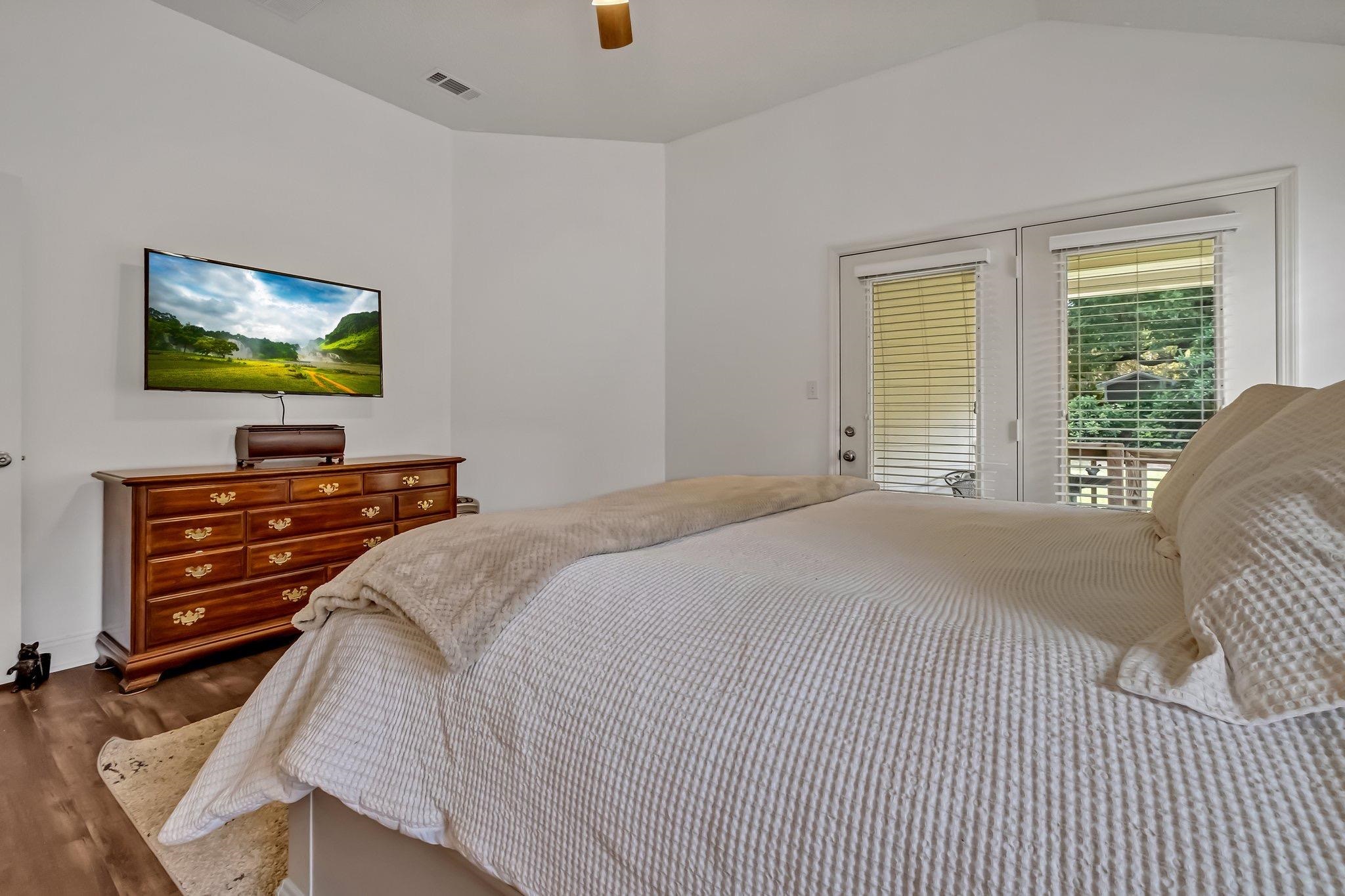 3483 Colonnade Drive