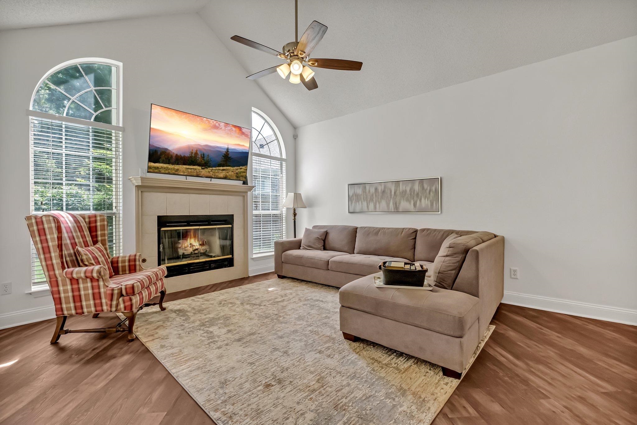 3483 Colonnade Drive