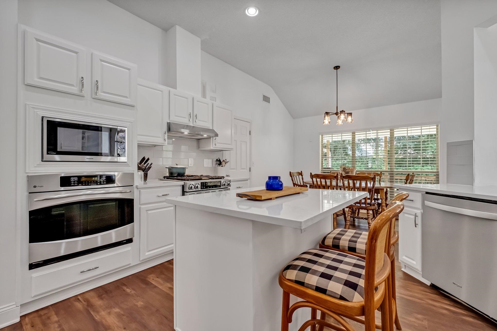 3483 Colonnade Drive