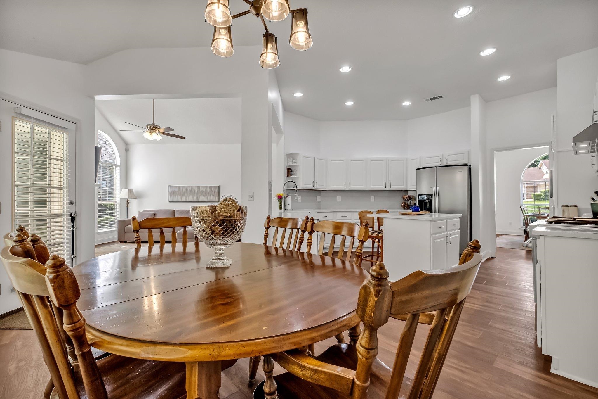 3483 Colonnade Drive