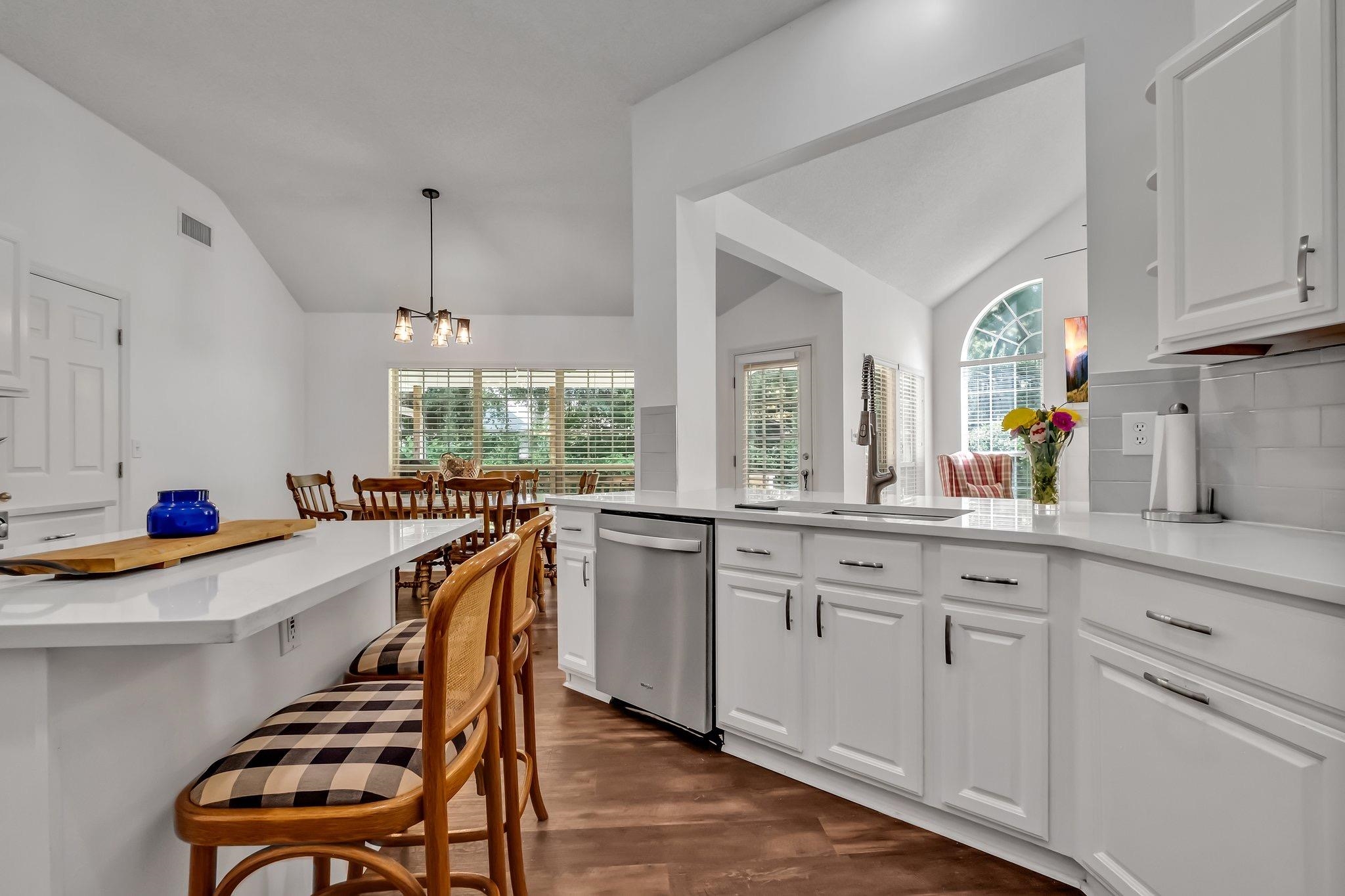 3483 Colonnade Drive