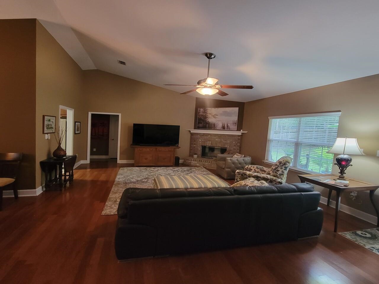 3489 Cedarwood Trail