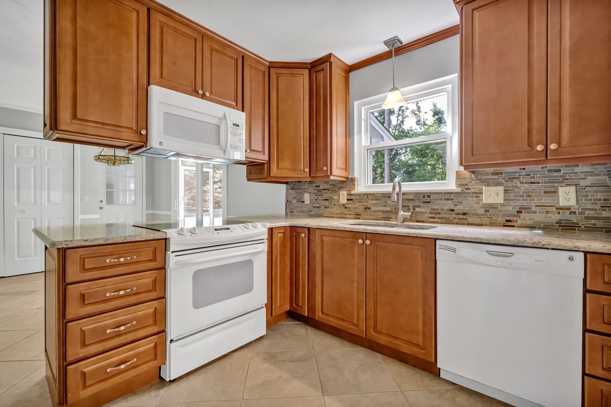 3127 N Shannon Lakes