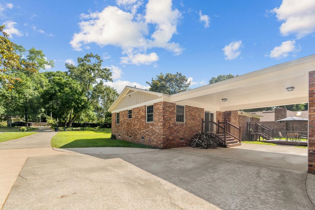 2271 Hampshire Way