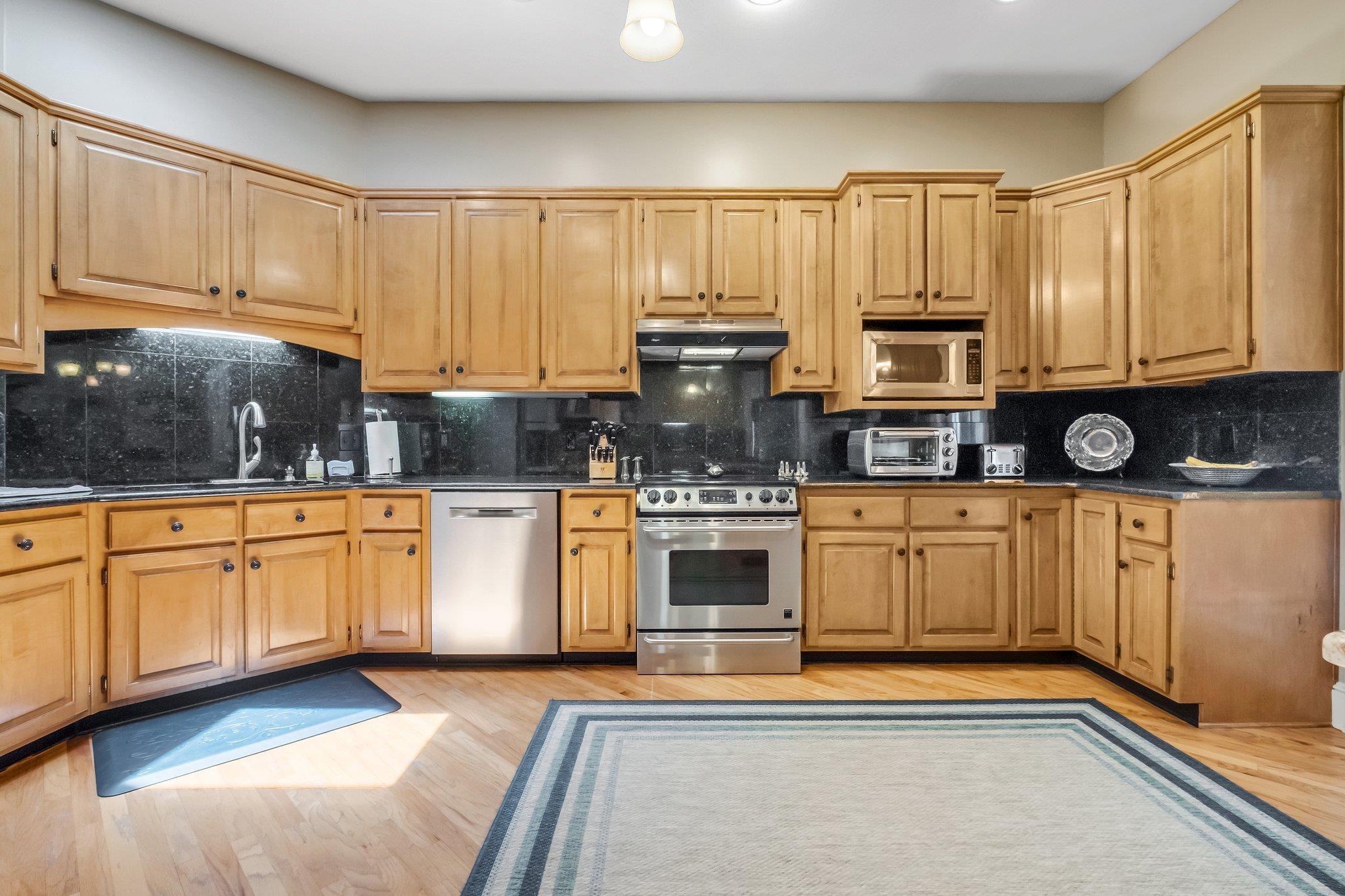 6964 Grenville Road