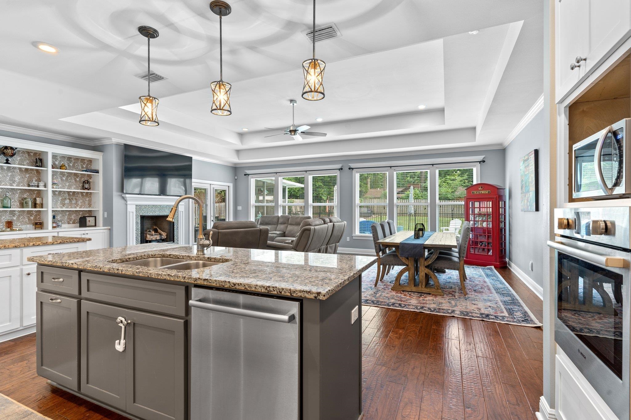 2202 Blakely Court