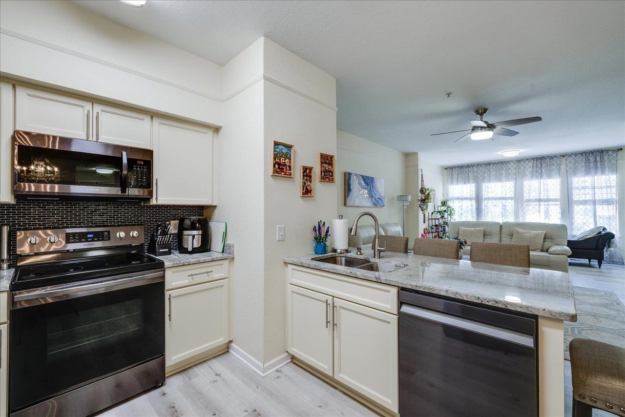 2801 Chancellorsville Drive Unit: 1023