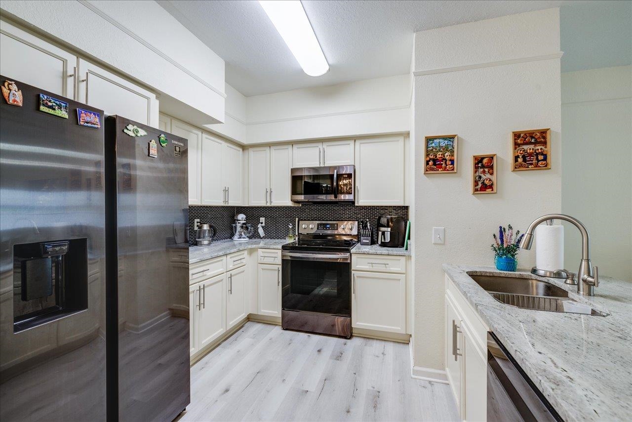 2801 Chancellorsville Drive Unit: 1023