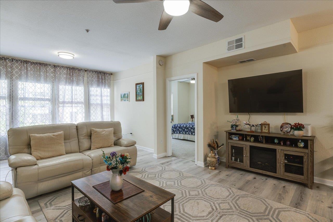 2801 Chancellorsville Drive Unit: 1023