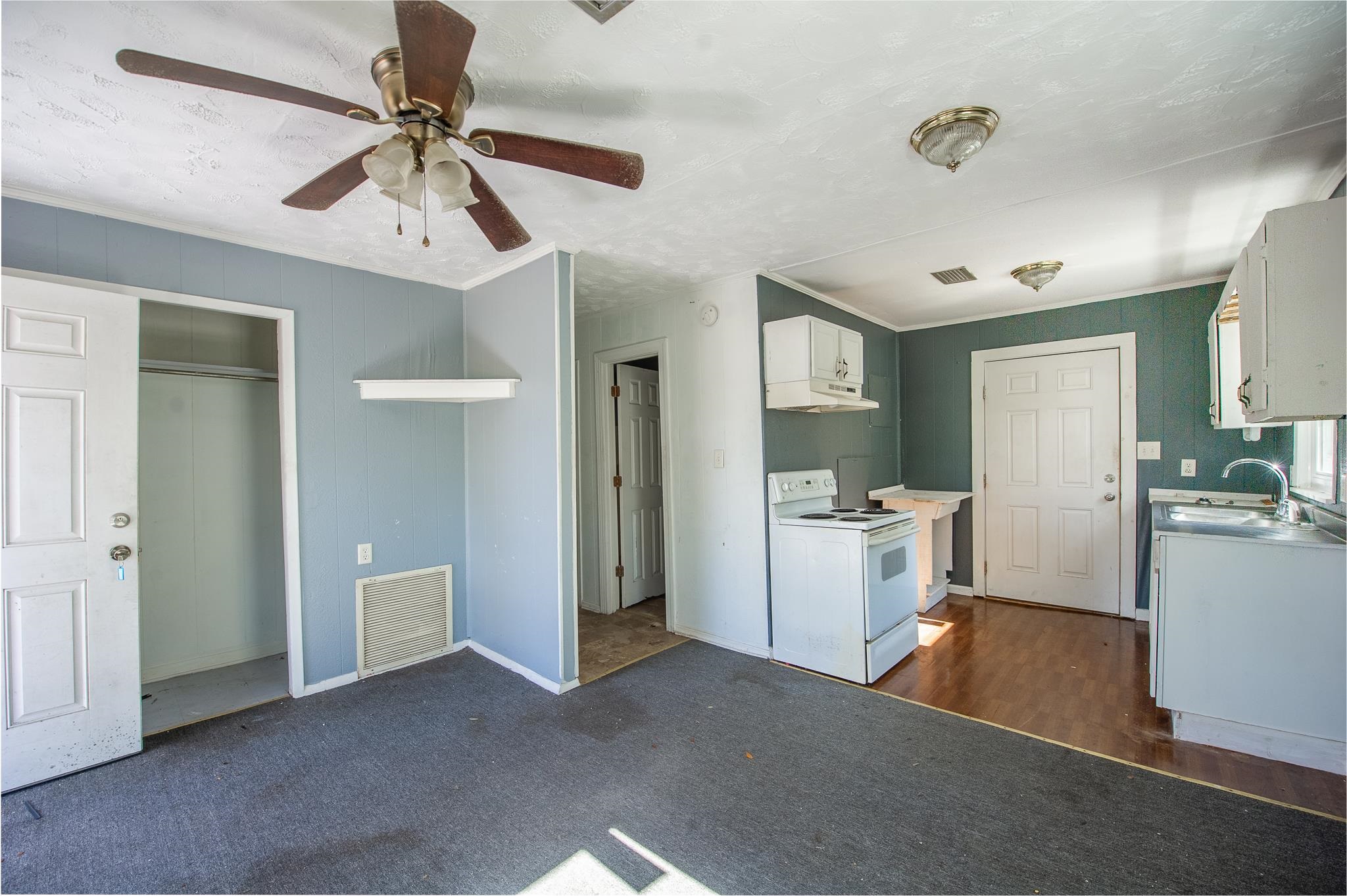 496 Avenue A