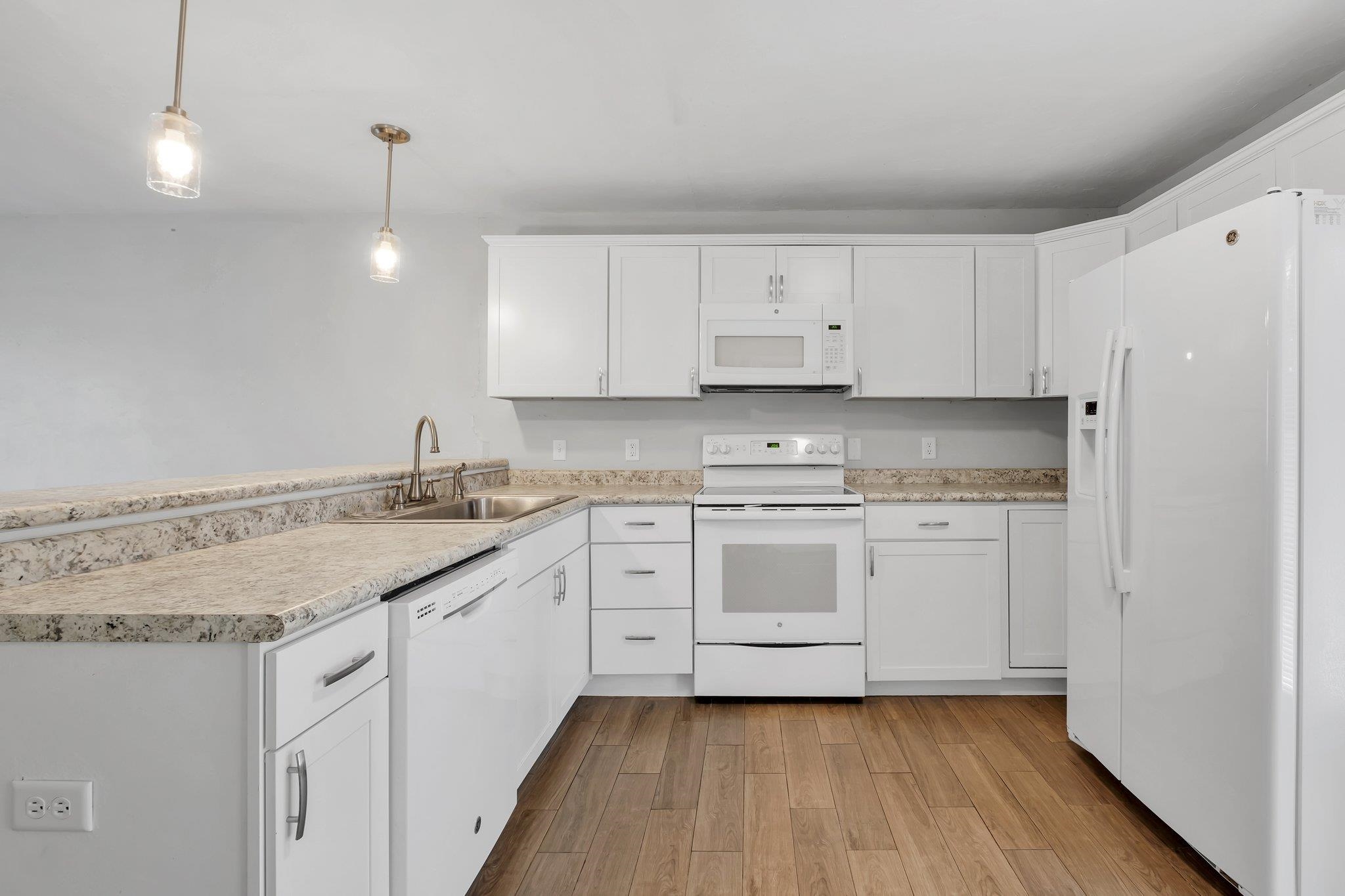 1889 Belle Vue Way Unit: #3