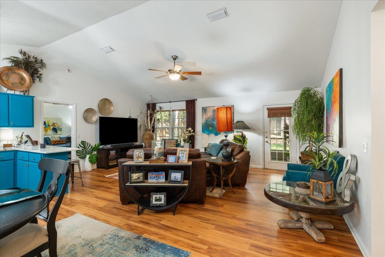 3387 Micanopy Trail