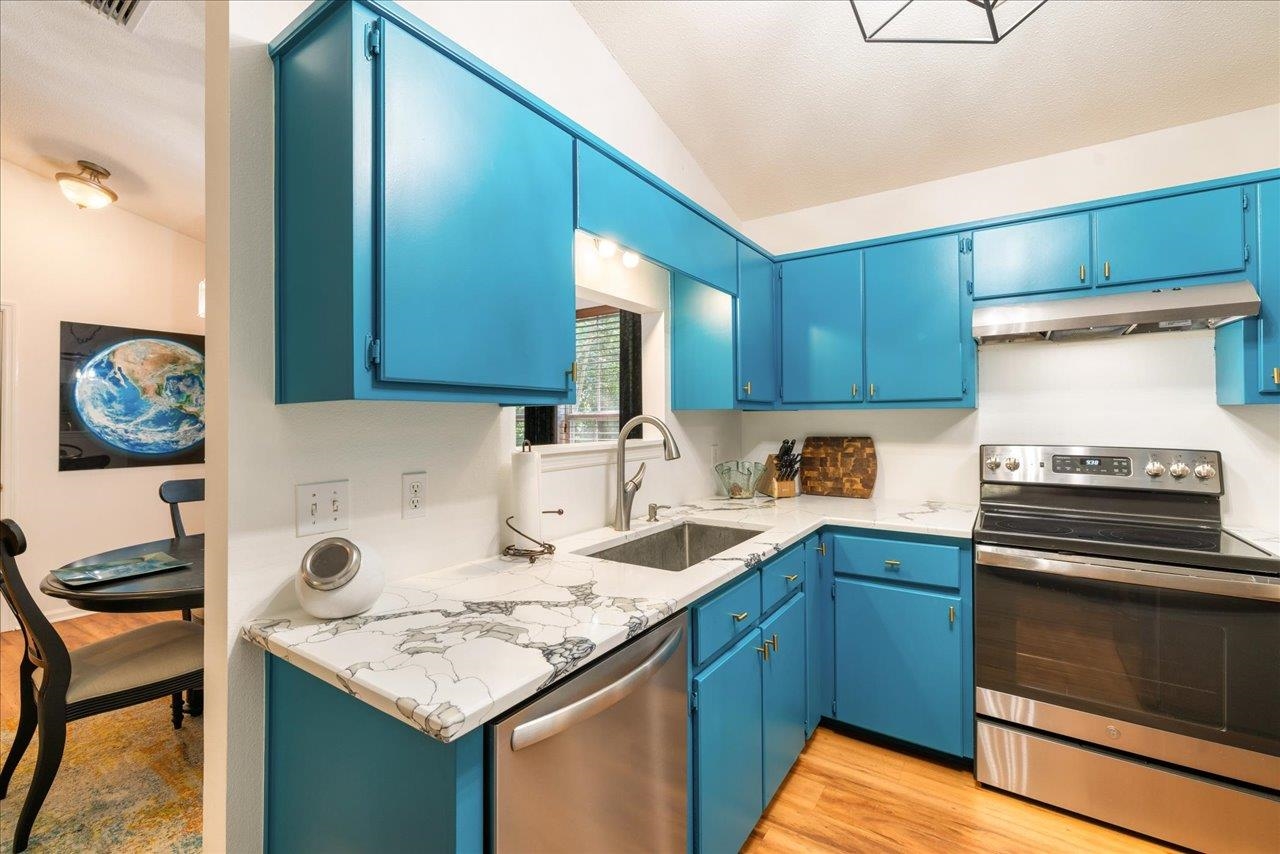 3387 Micanopy Trail