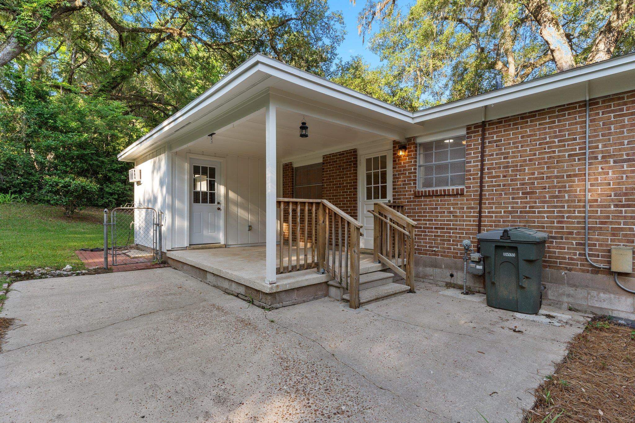 2401 Balsam Terrace