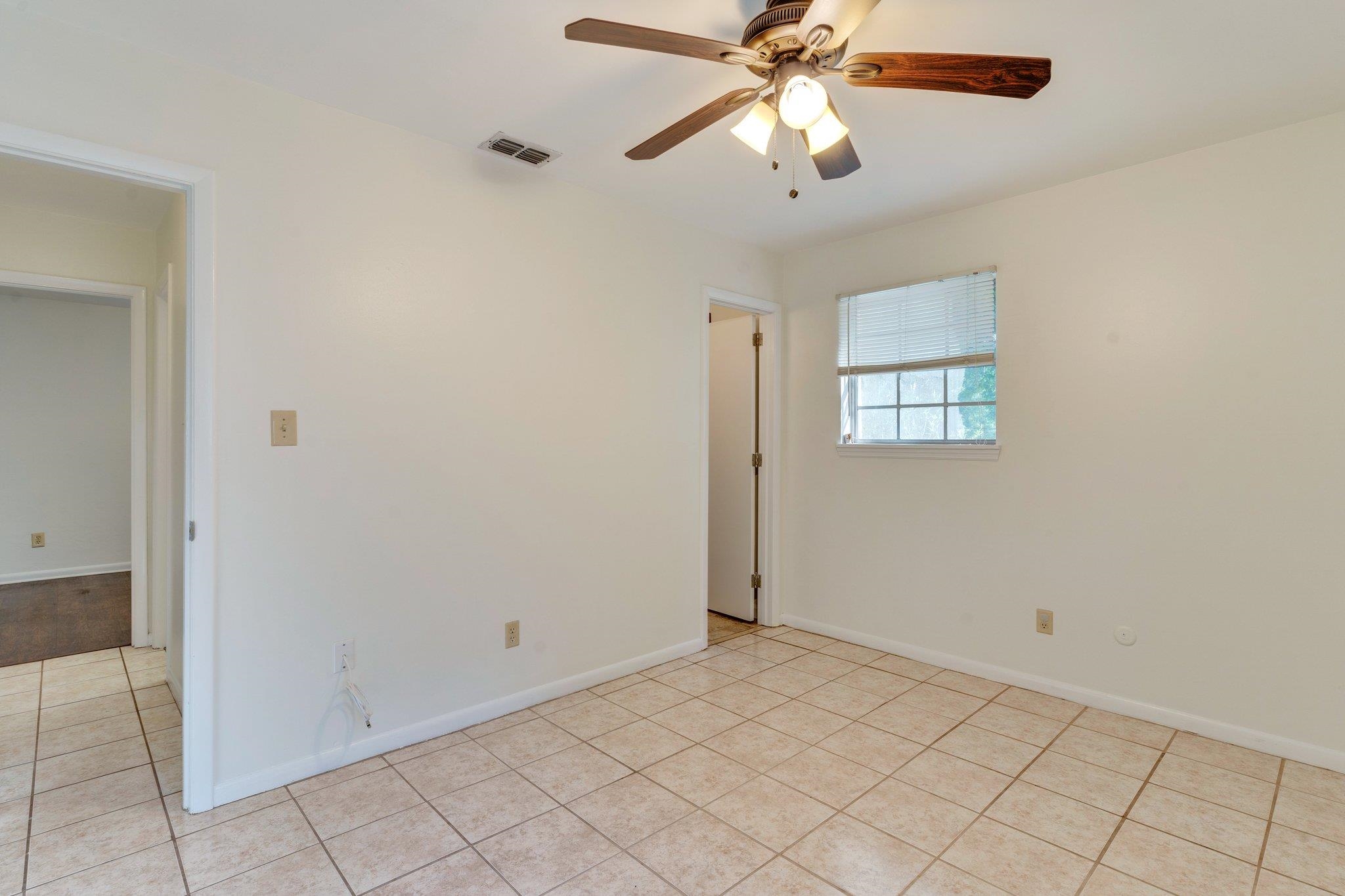 2401 Balsam Terrace
