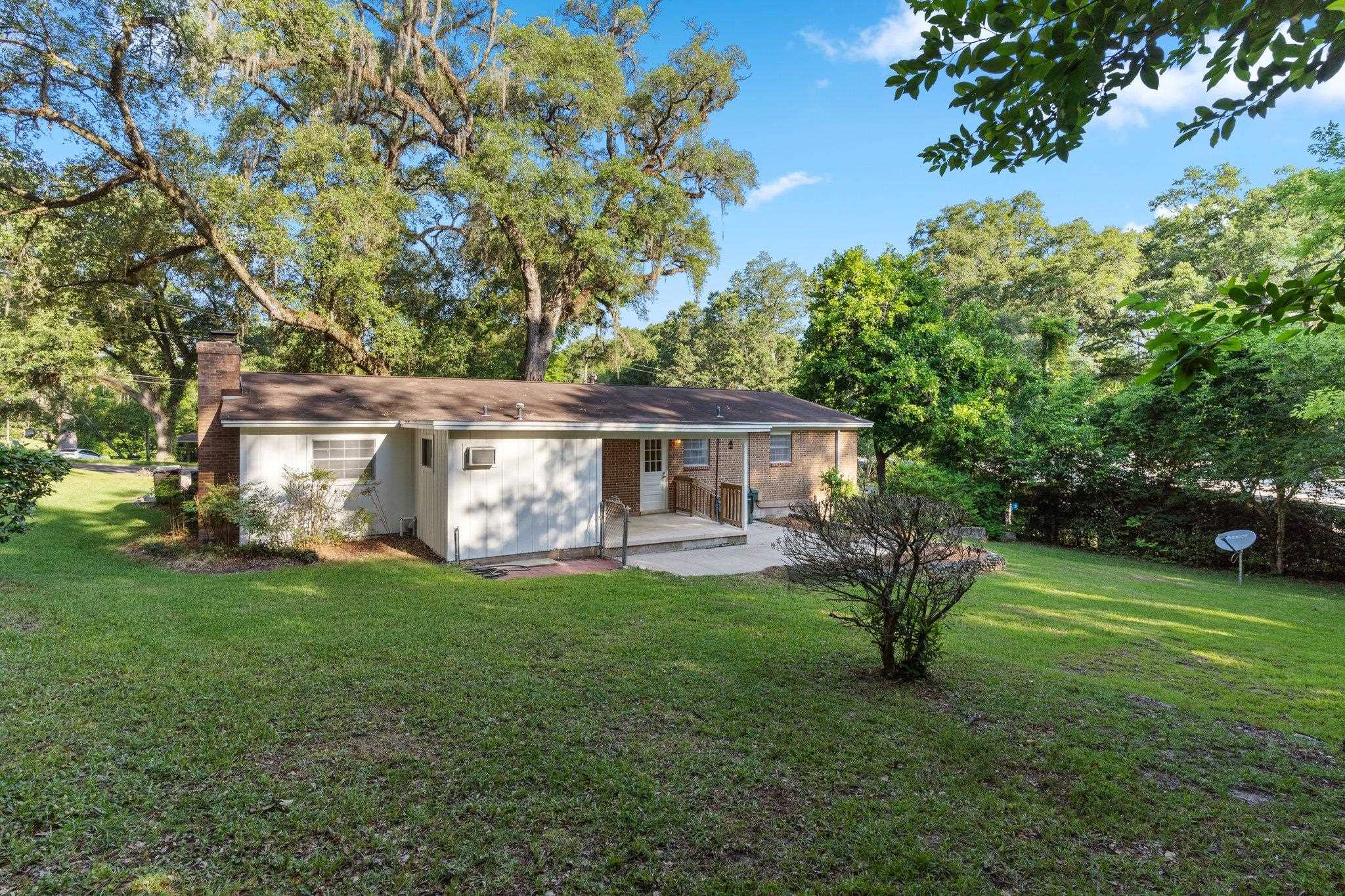 2401 Balsam Terrace