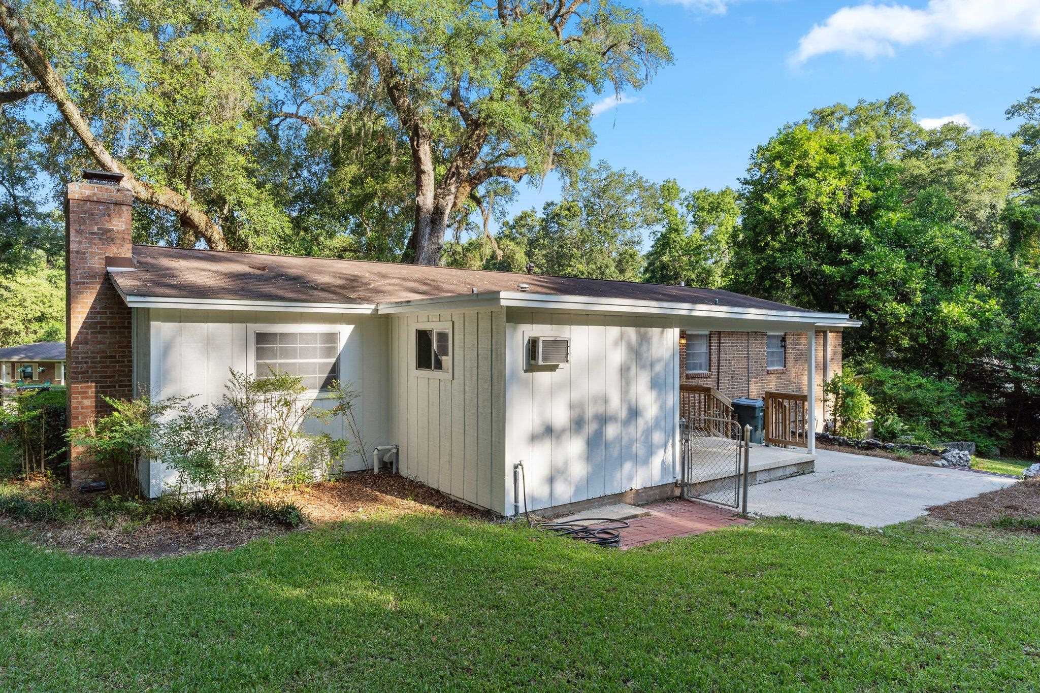 2401 Balsam Terrace