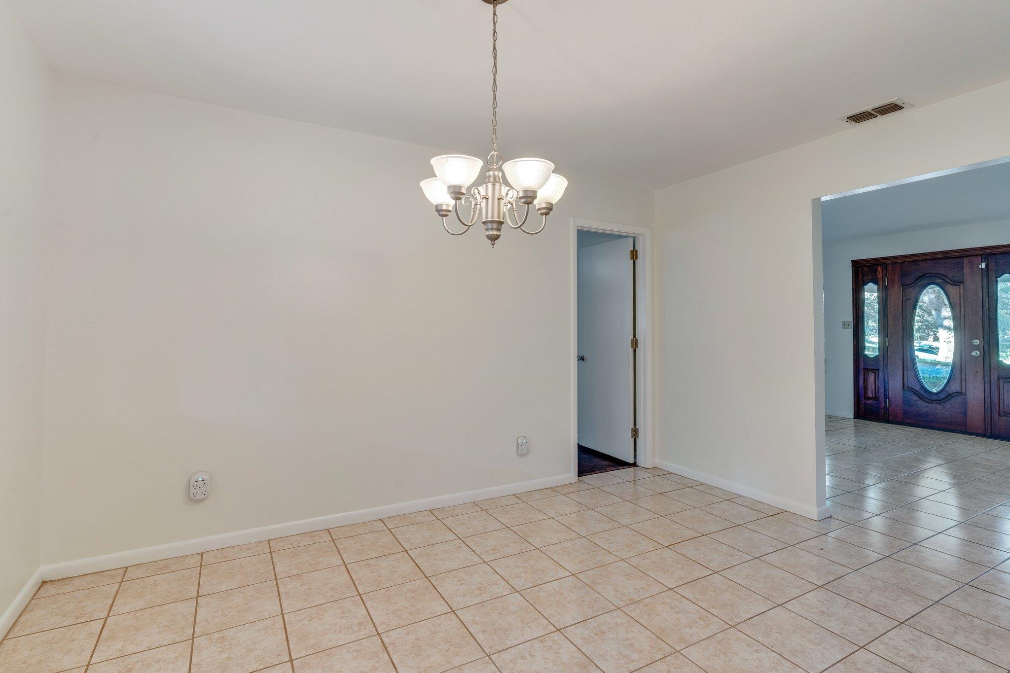 2401 Balsam Terrace