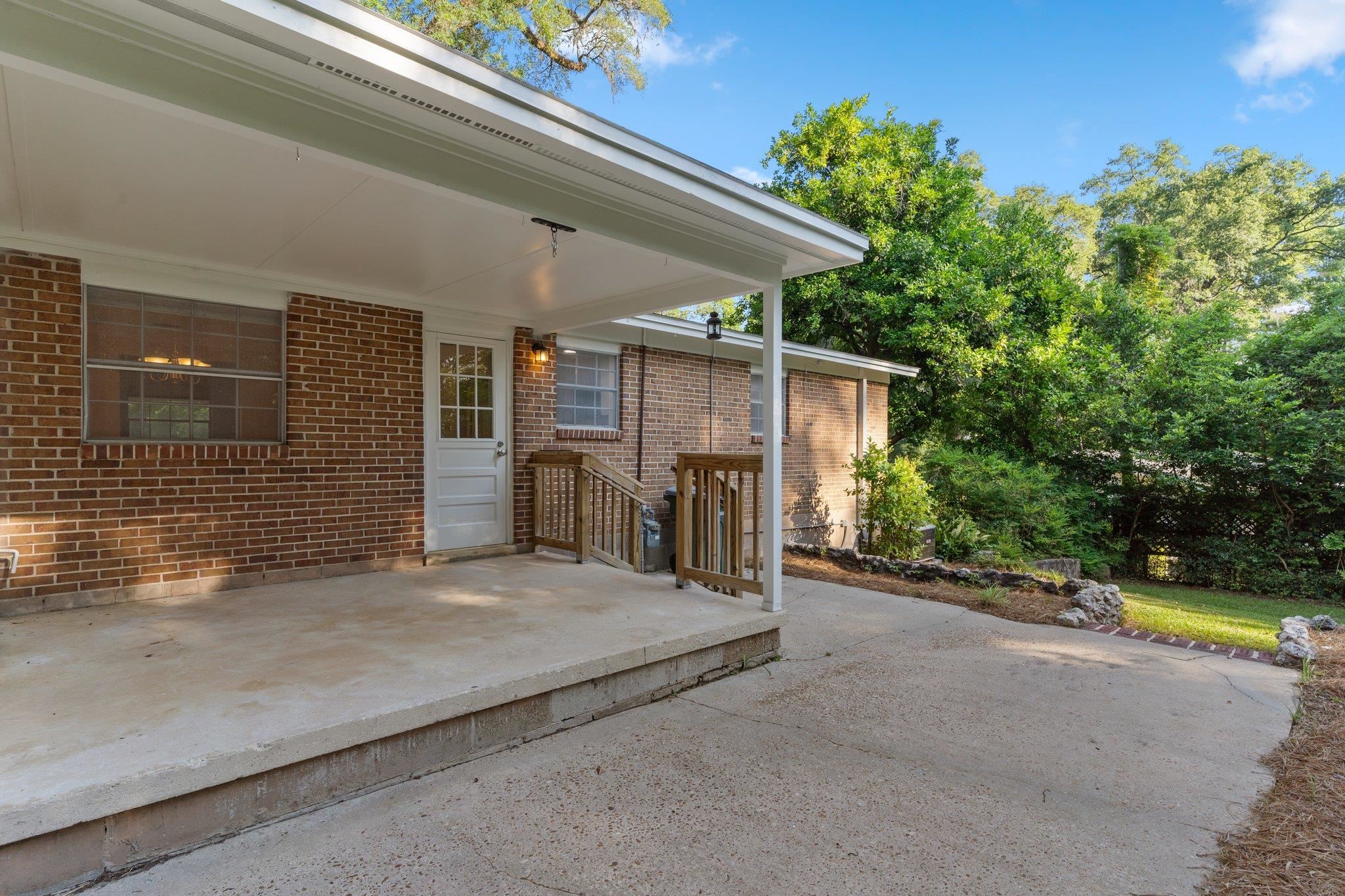 2401 Balsam Terrace