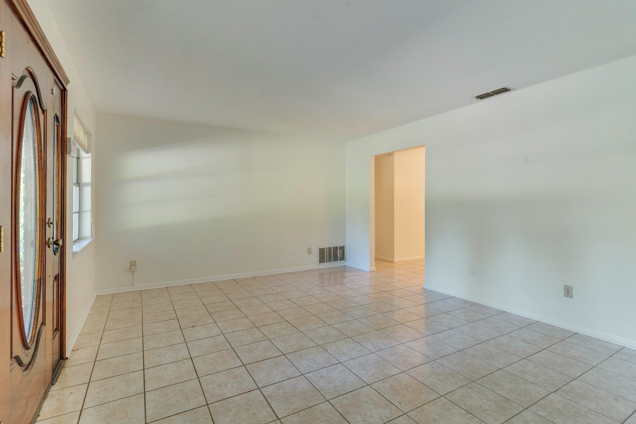 2401 Balsam Terrace
