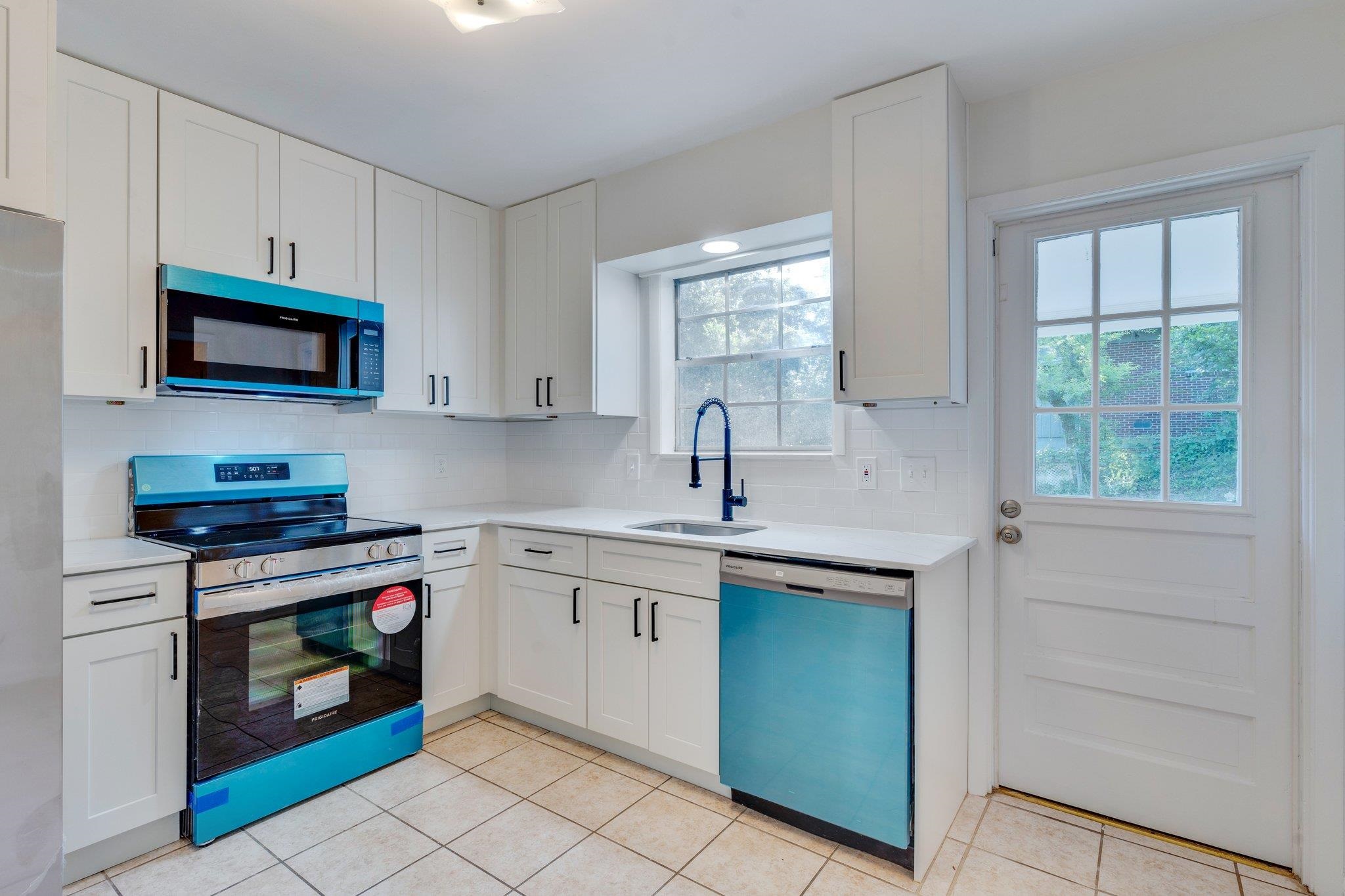 2401 Balsam Terrace