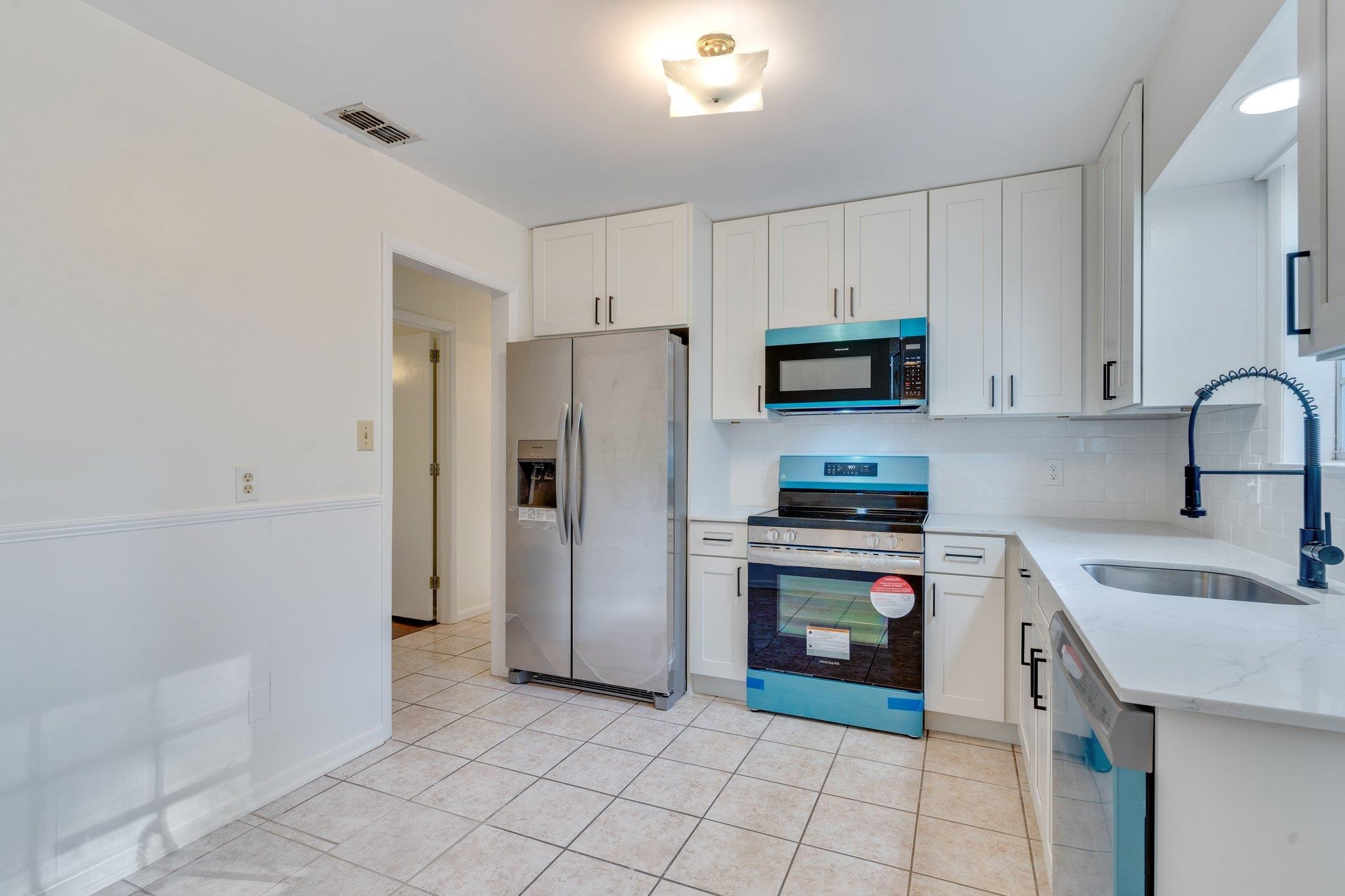 2401 Balsam Terrace