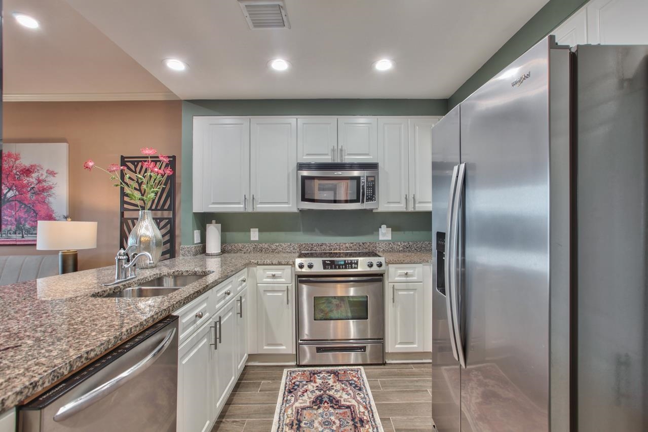 121 N Monroe St Unit 1004