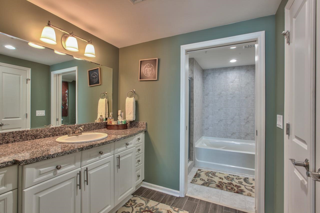 121 N Monroe St Unit 1004
