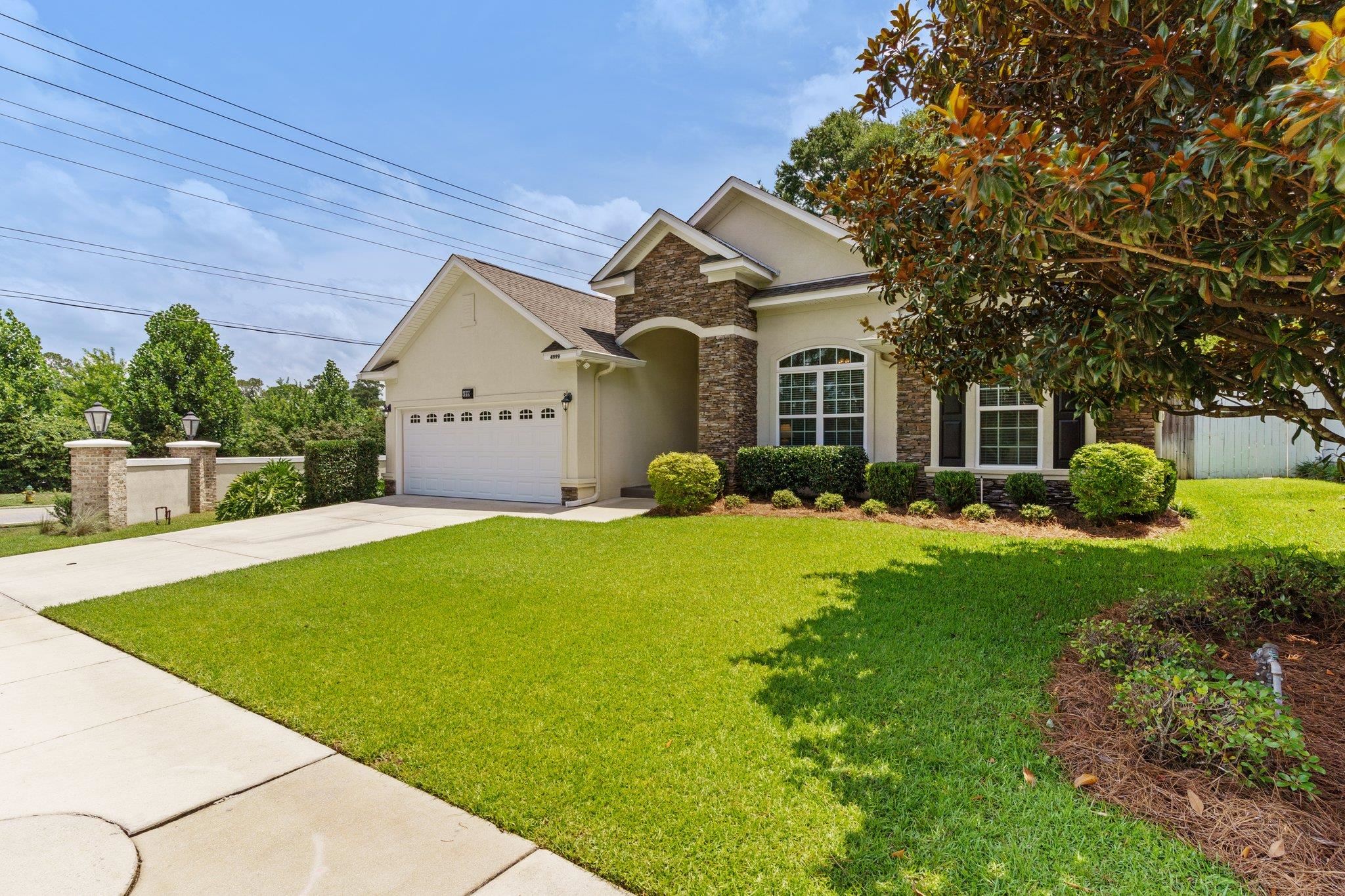 4999 Hollystone Lane