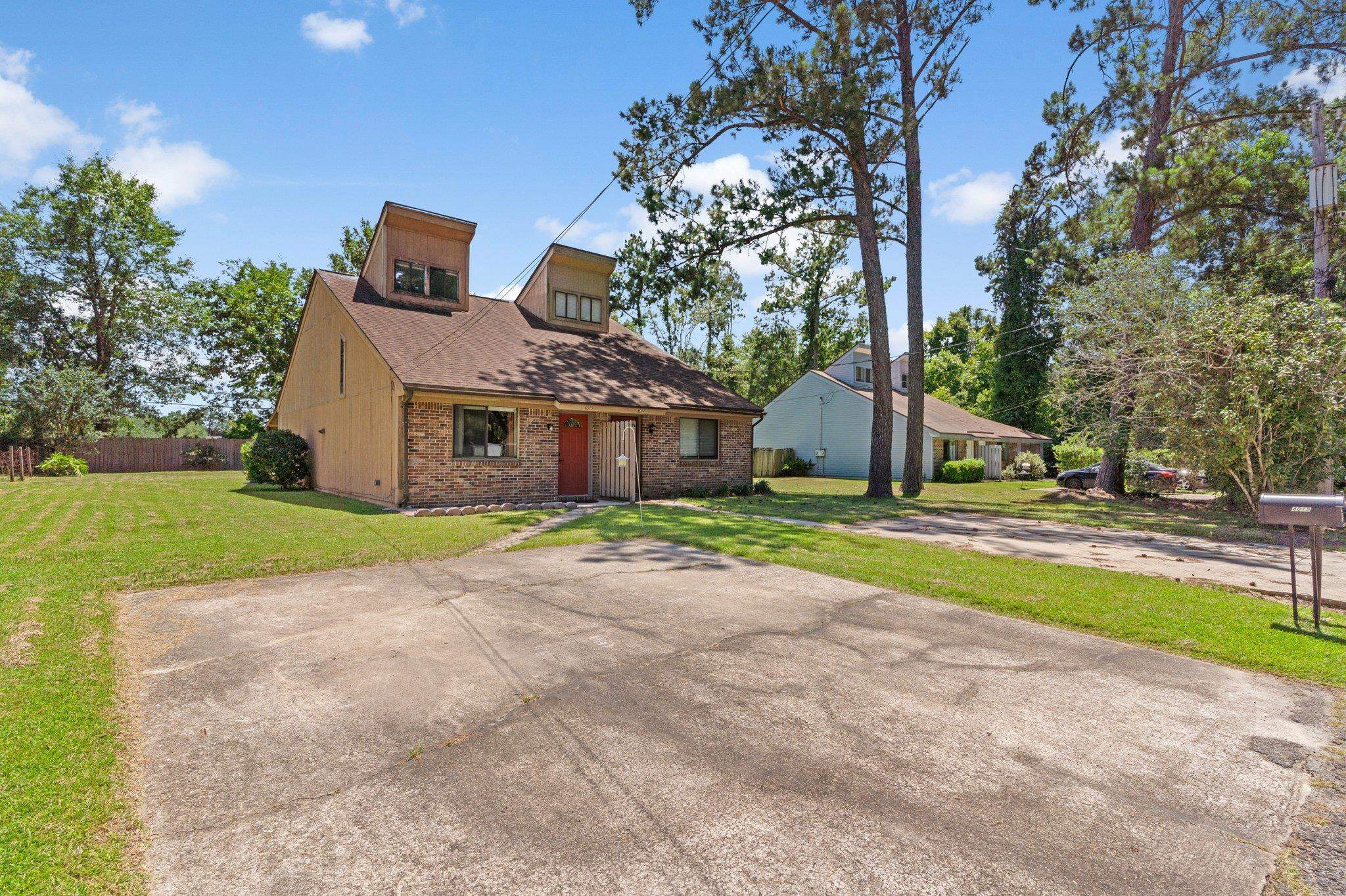 4015 Chipola Street