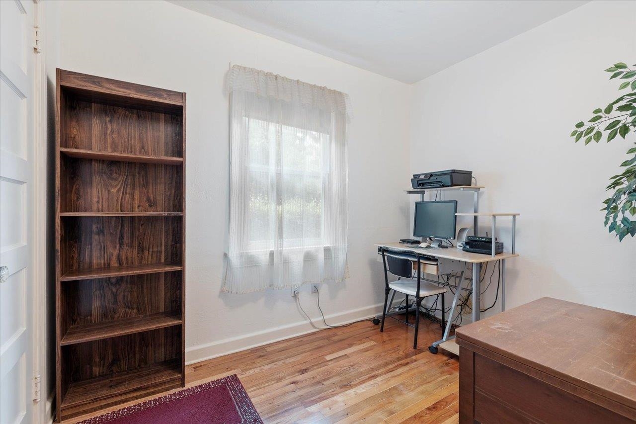 1924 Greenwood Drive