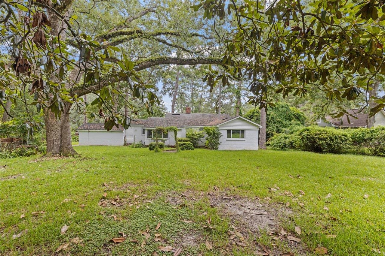 1924 Greenwood Drive