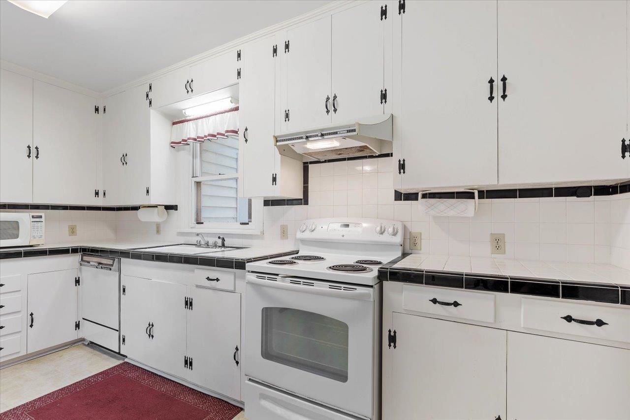 1924 Greenwood Drive