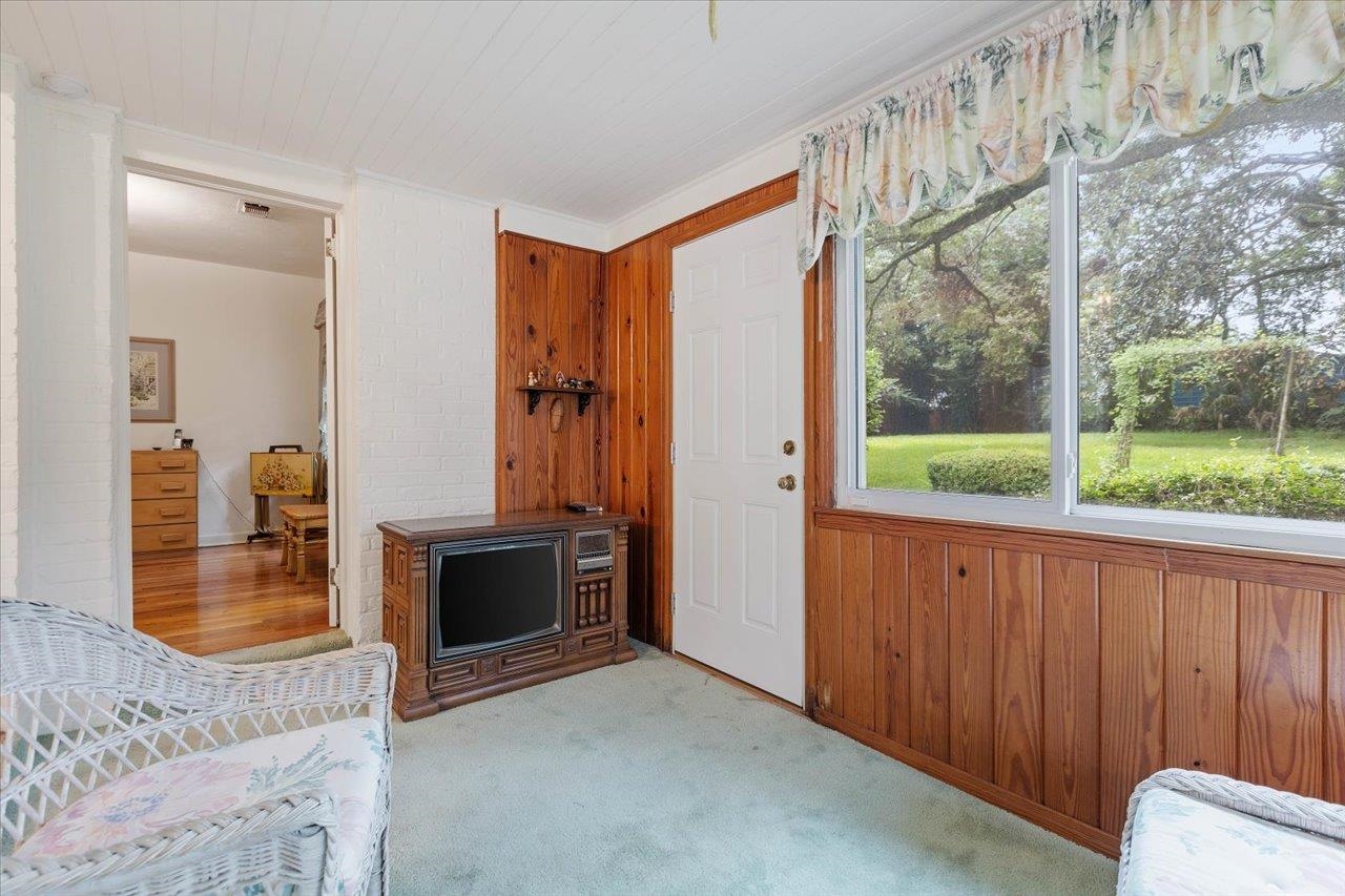 1924 Greenwood Drive