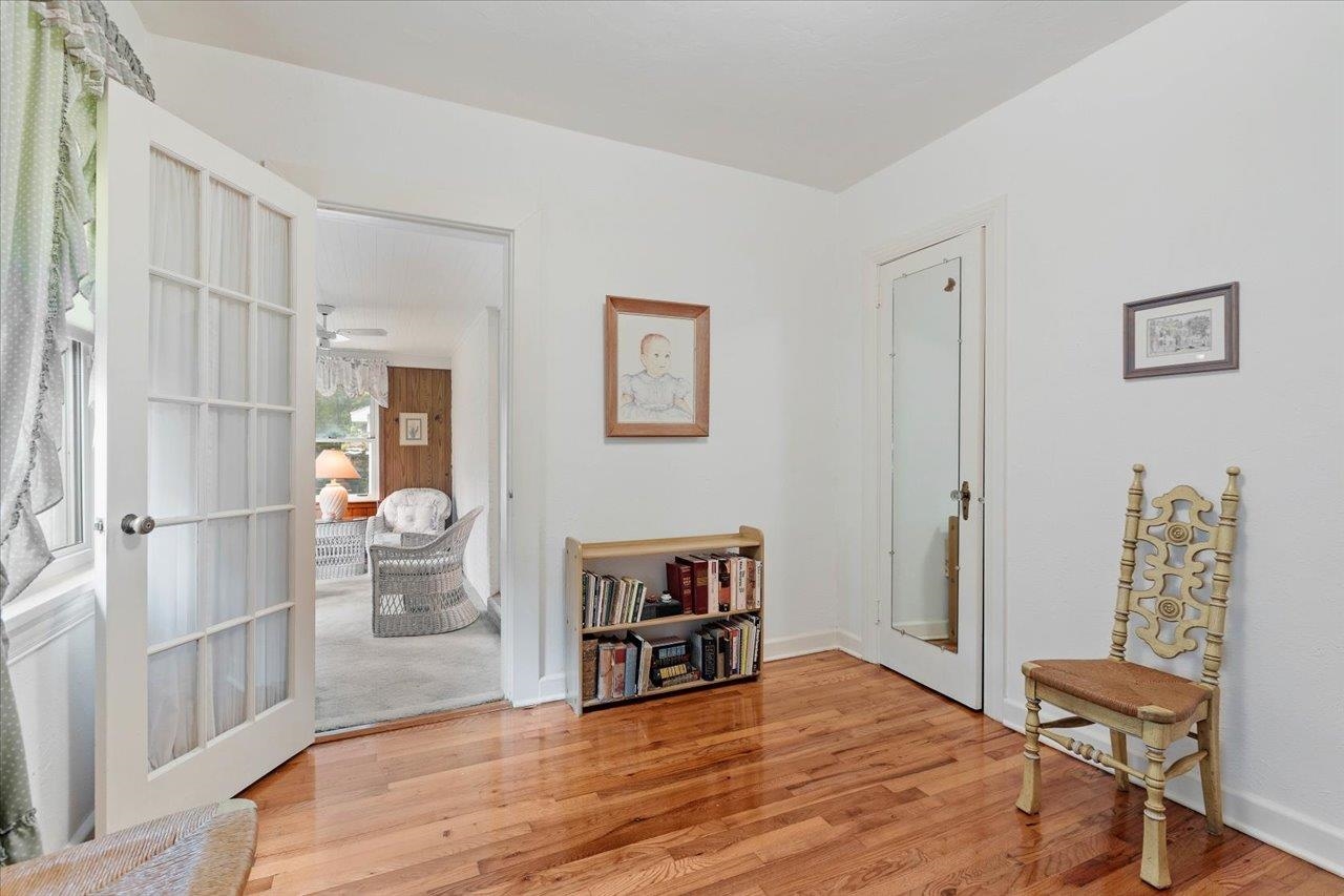 1924 Greenwood Drive