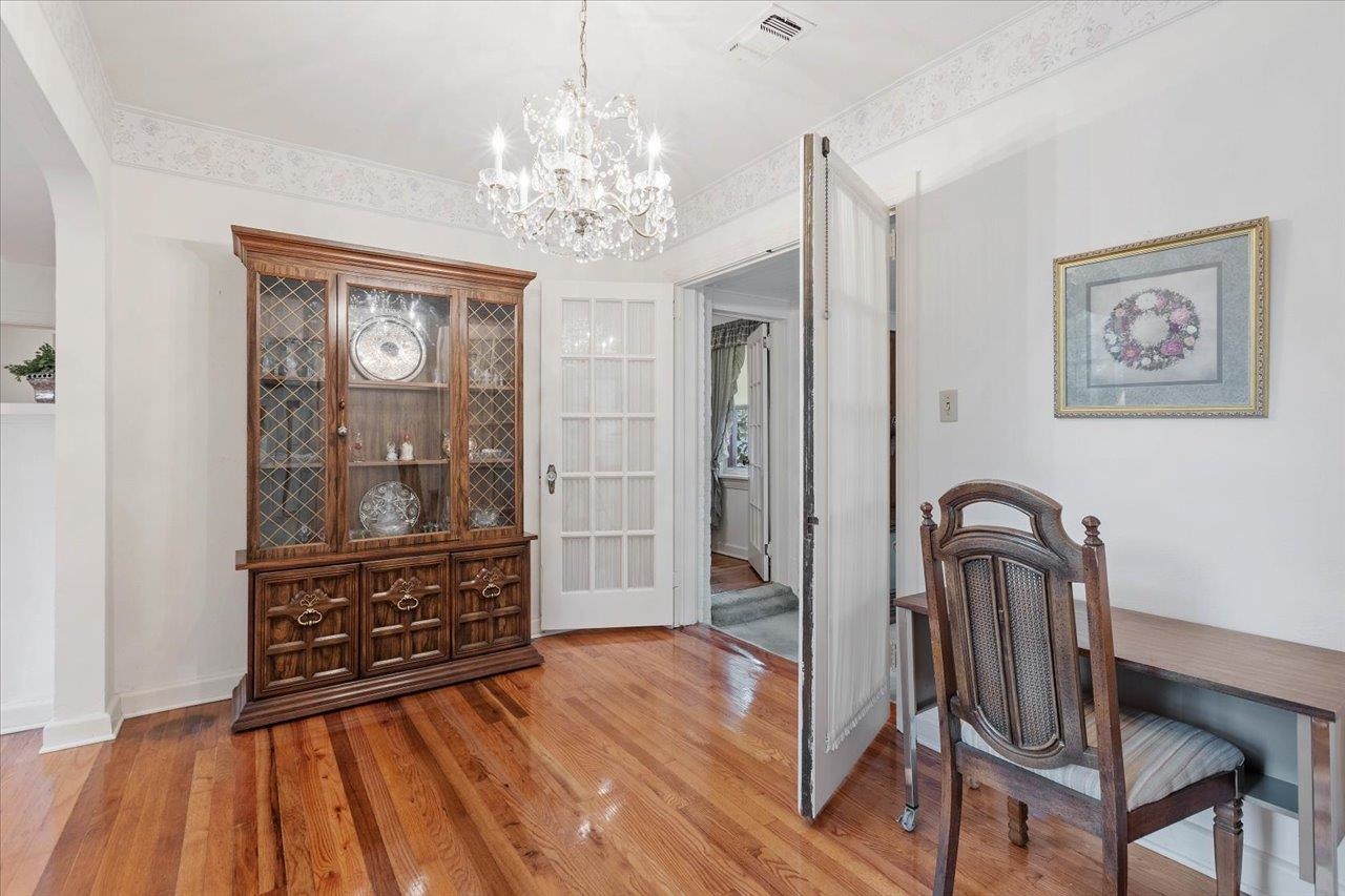 1924 Greenwood Drive