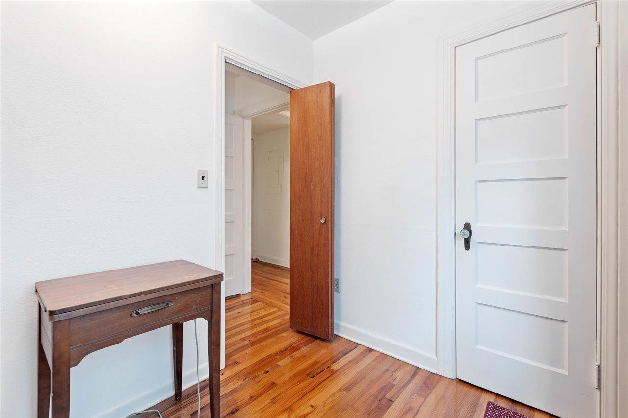 1924 Greenwood Drive