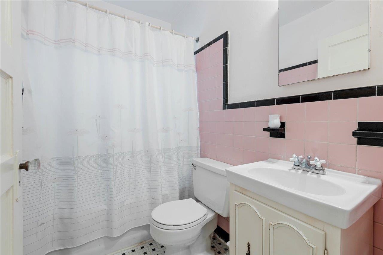 1924 Greenwood Drive