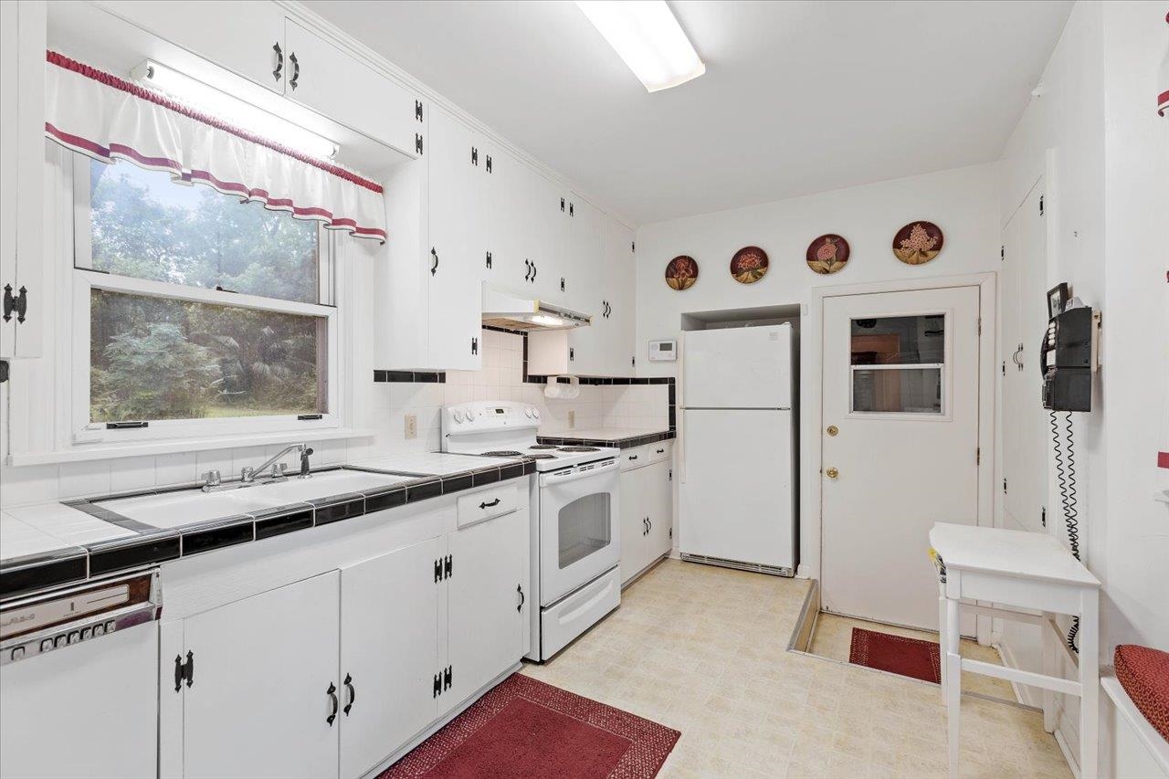 1924 Greenwood Drive