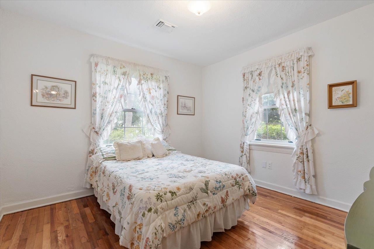 1924 Greenwood Drive