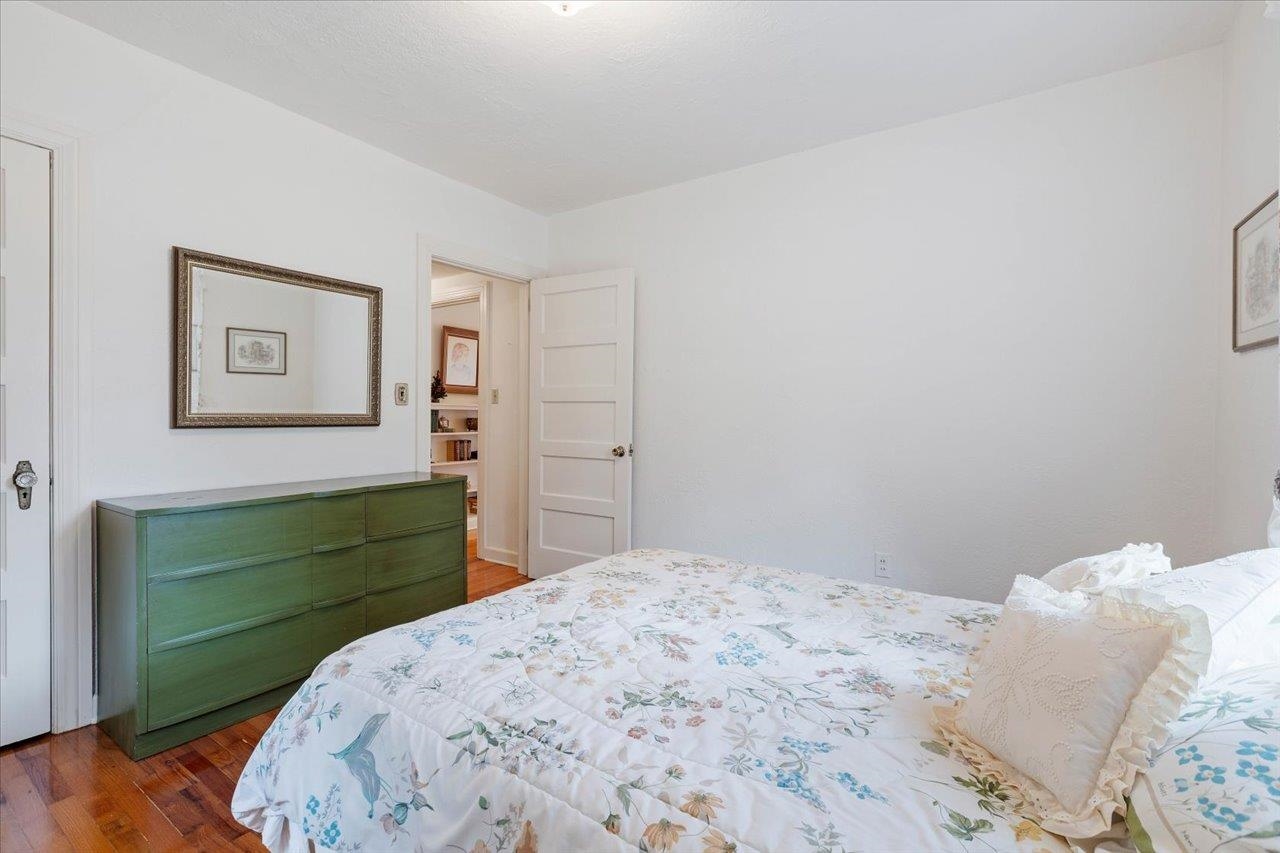 1924 Greenwood Drive