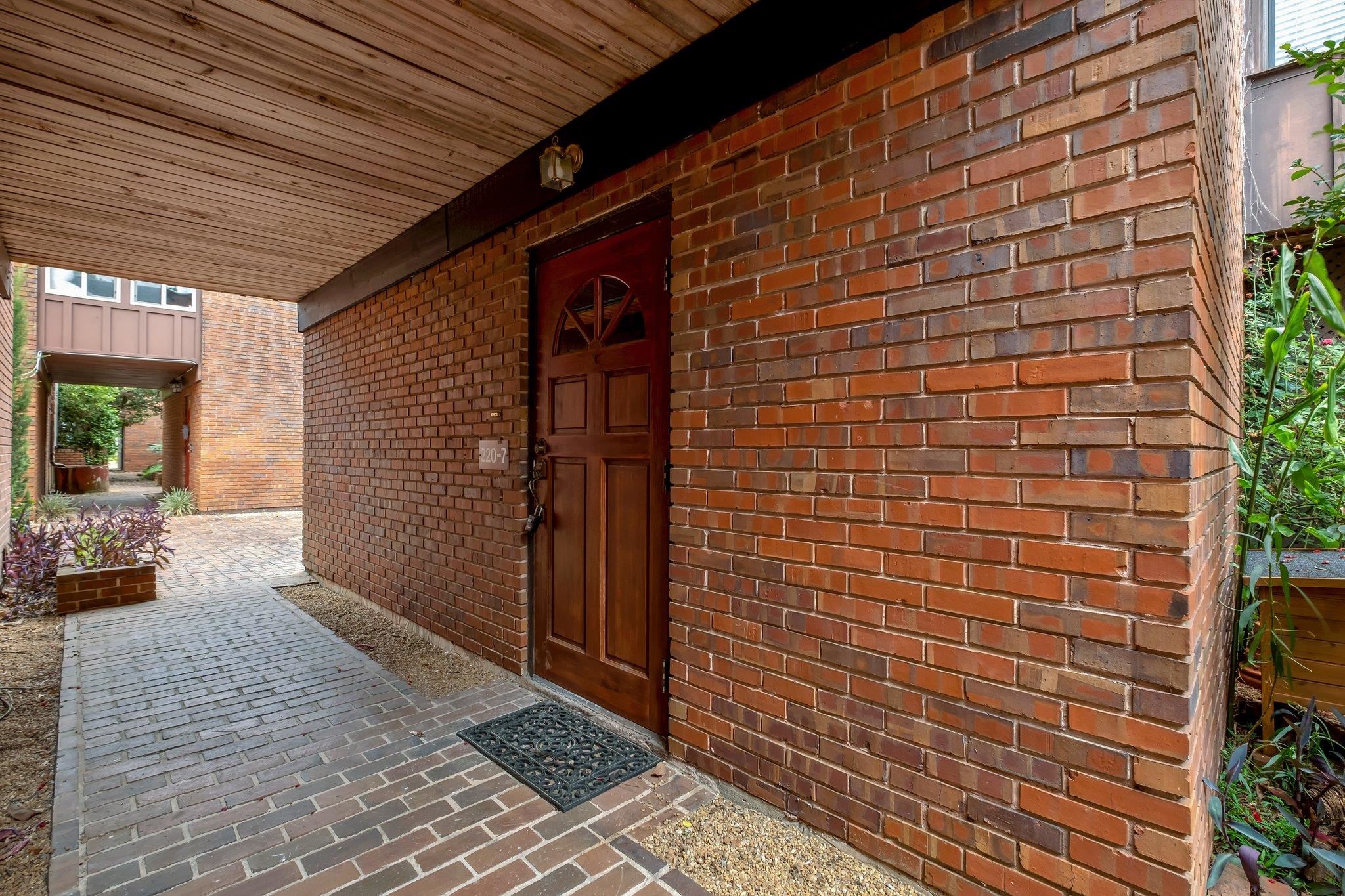 220 Belmont Road Unit: 7