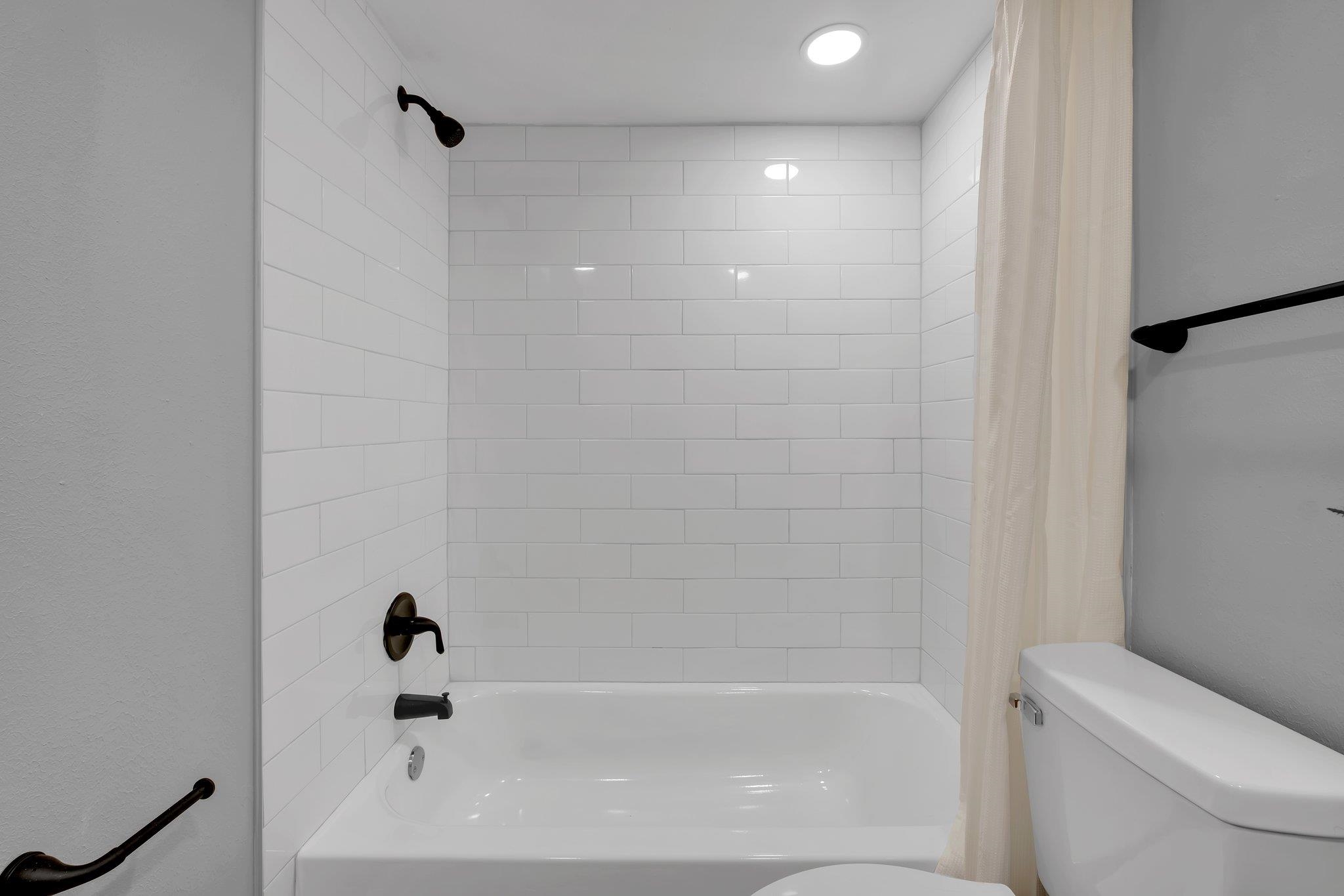 220 Belmont Road Unit: 7