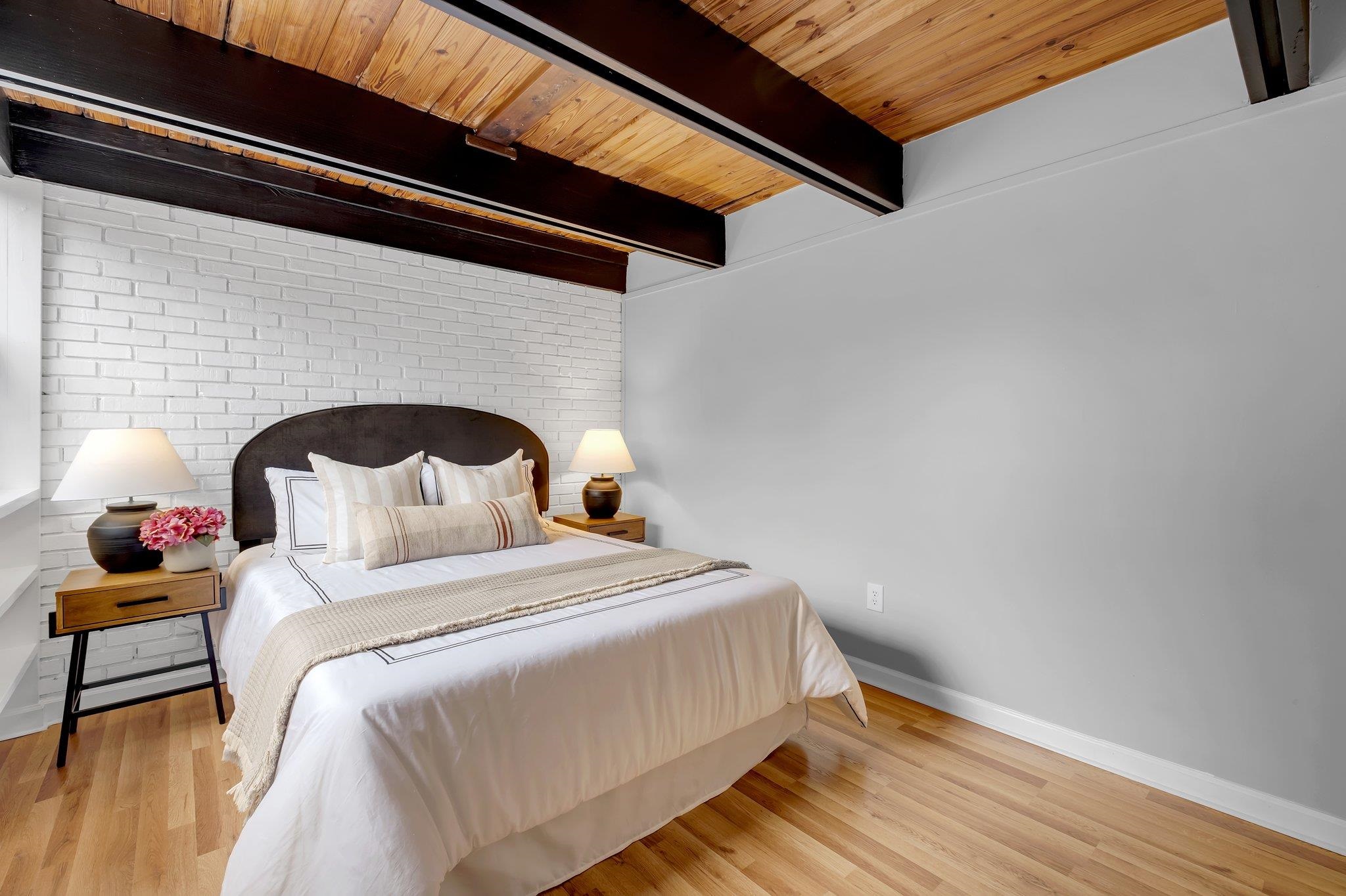 220 Belmont Road Unit: 7