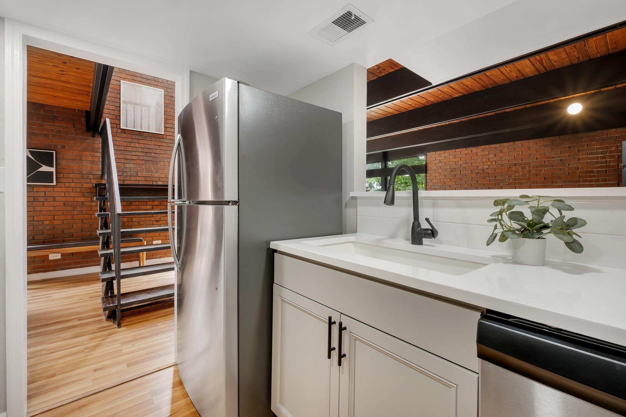 220 Belmont Road Unit: 7