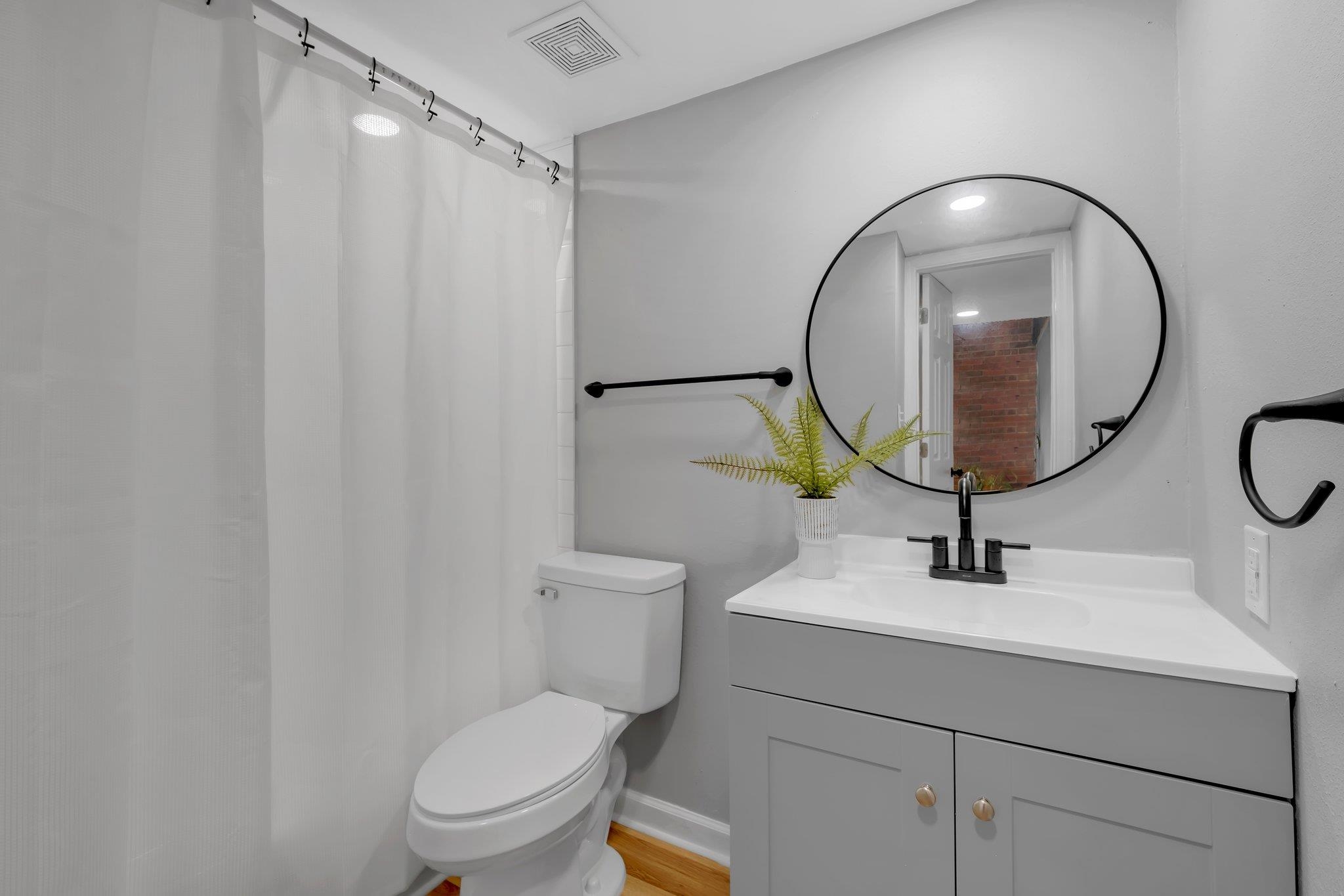 220 Belmont Road Unit: 7
