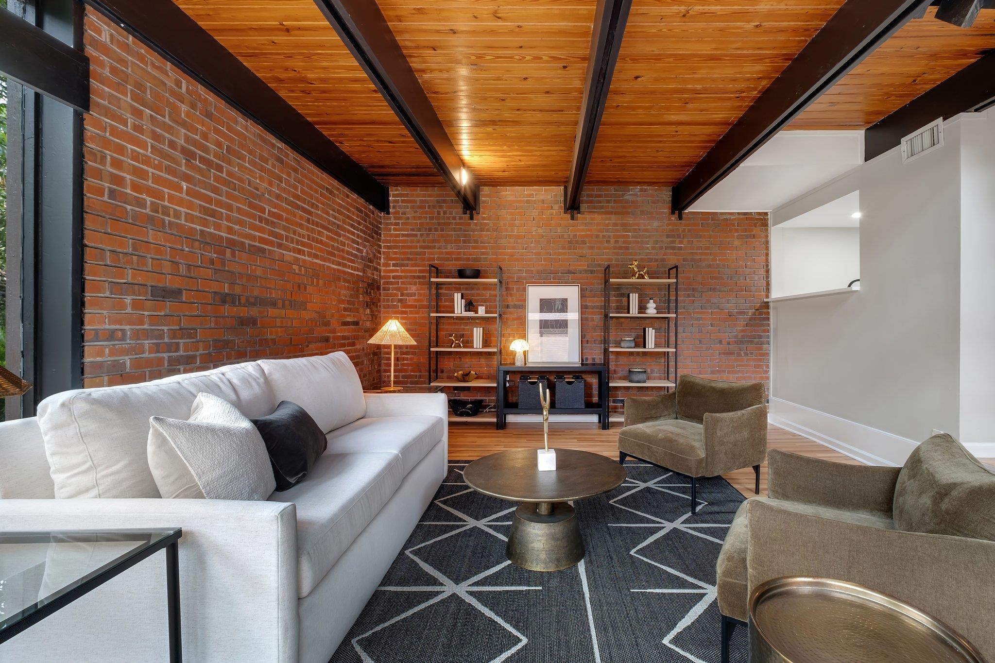 220 Belmont Road Unit: 7